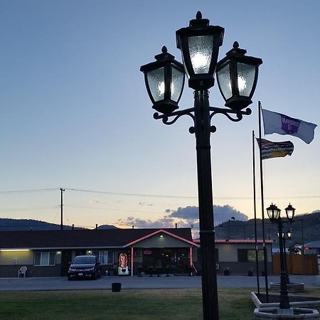 Knights Inn Merritt Bagian luar foto